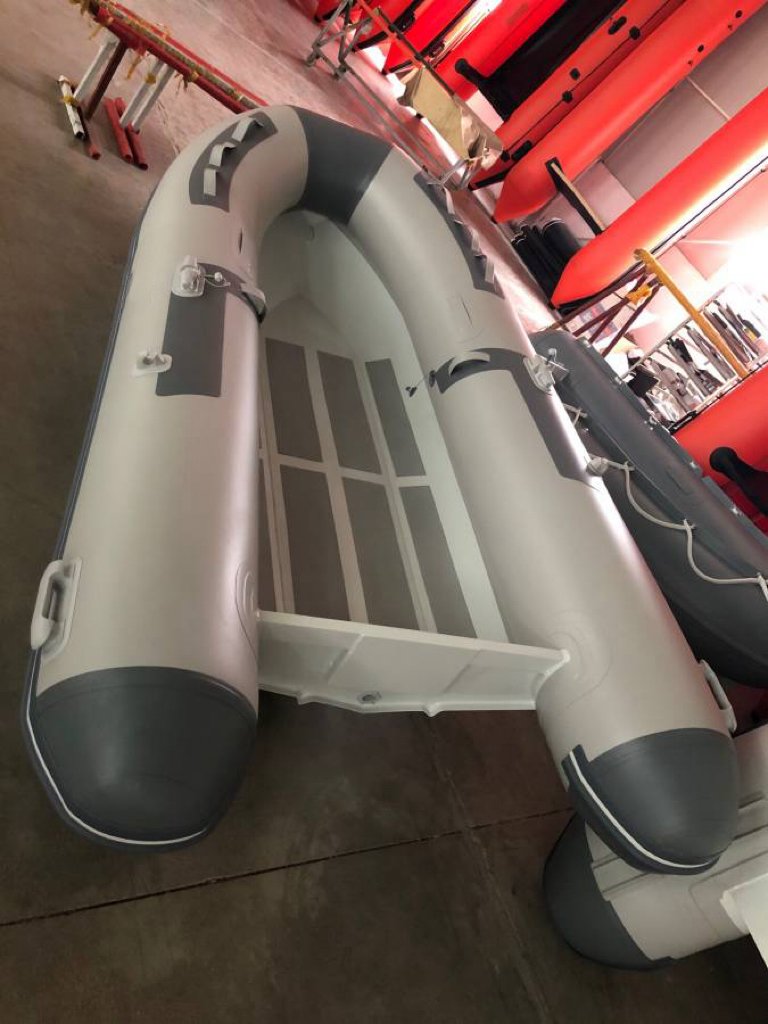 13ft 3.9M Fiberglass Bottom 1.2MM PVC Fishing Boat RIB390 Boat Deep V CE Rib Inflatable Boat With Engine